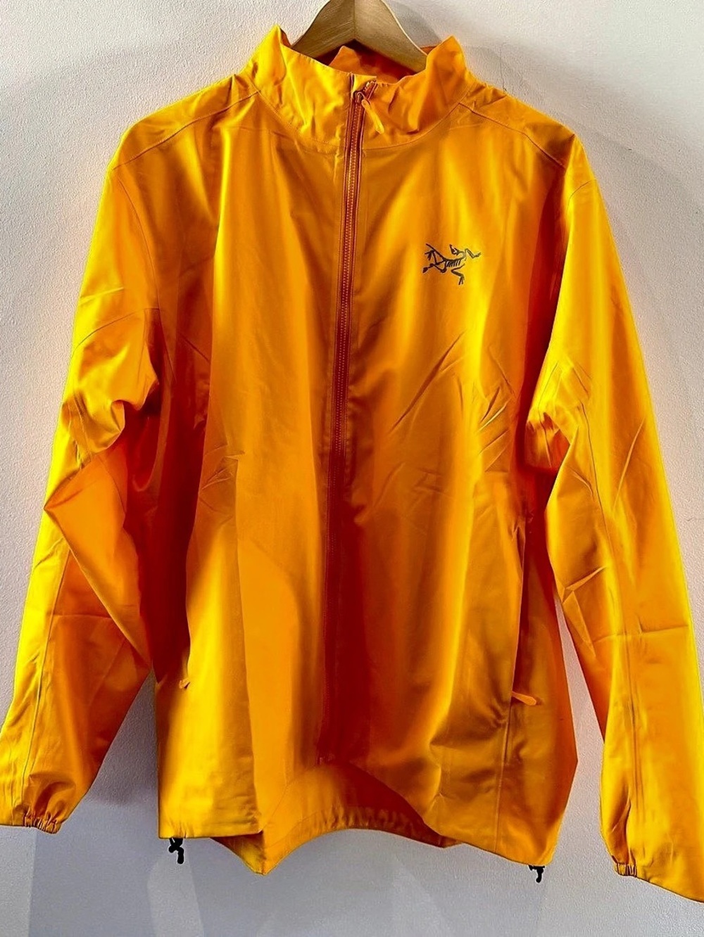 Arc'teryx Solano Jacket Men's GORE-TEX Jacket in Yellow/Orange M- BNWOT